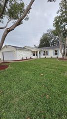 307 SANTA CLARA CIRCLE, Lady Lake, FL 32159