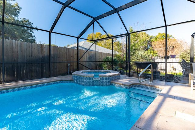 256 NW Ventura Circle, Fort Walton Beach, FL 32548