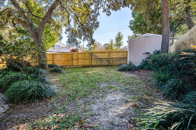 256 NW Ventura Circle, Fort Walton Beach, FL 32548