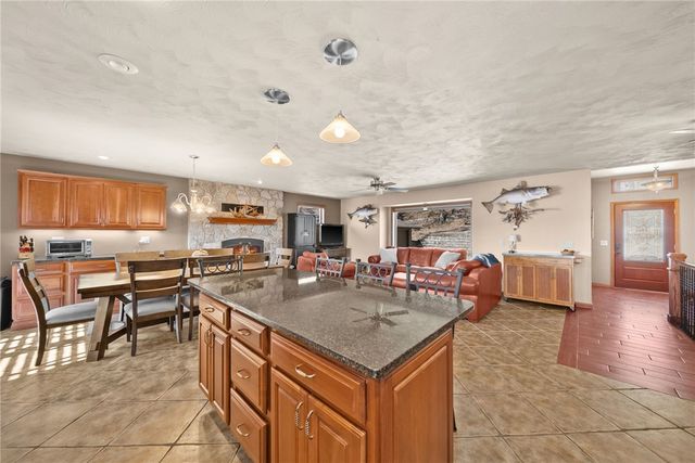 22712 Dam Site Loop, Garfield, AR 72732