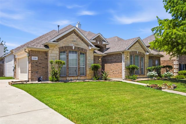 1216 Bridle Latch Drive, Fort Worth, TX 76052