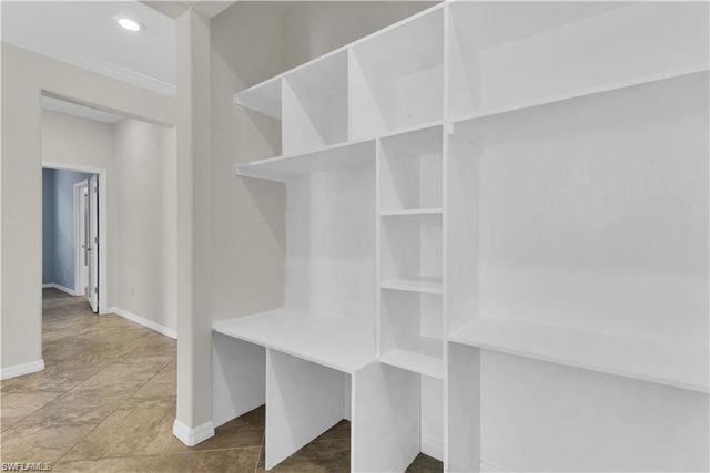 9204 Woodhurst DR, Naples, FL 34120