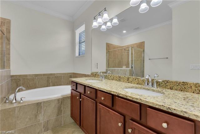 9204 Woodhurst DR, Naples, FL 34120