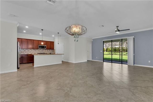 9204 Woodhurst DR, Naples, FL 34120