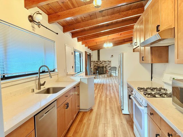 16868 Center Way, Guerneville, CA 95446