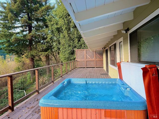 16868 Center Way, Guerneville, CA 95446