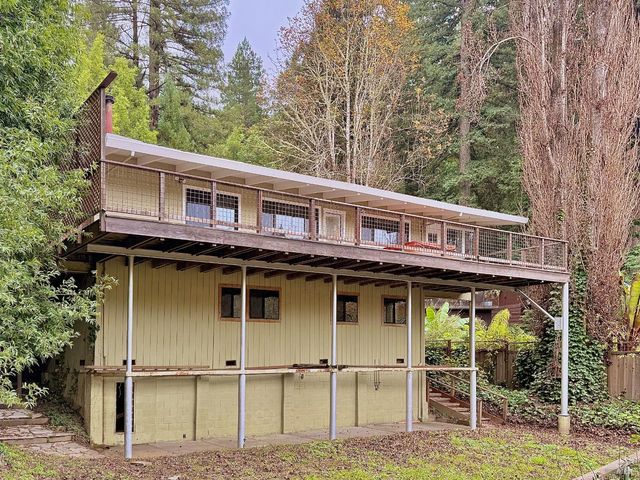 16868 Center Way, Guerneville, CA 95446