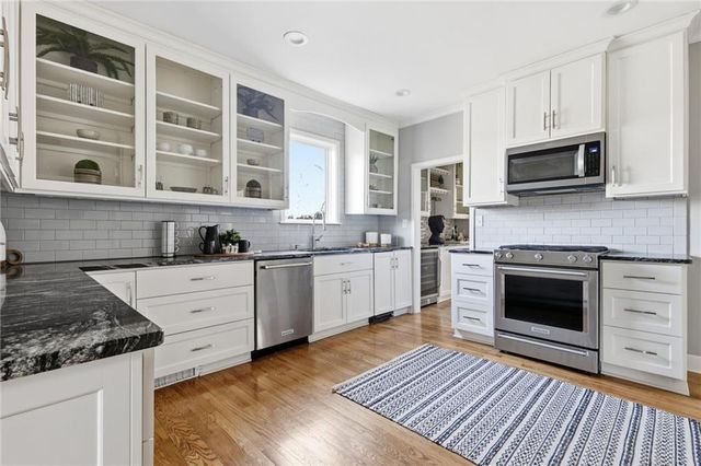 5701 Central Street, Kansas City, MO 64113