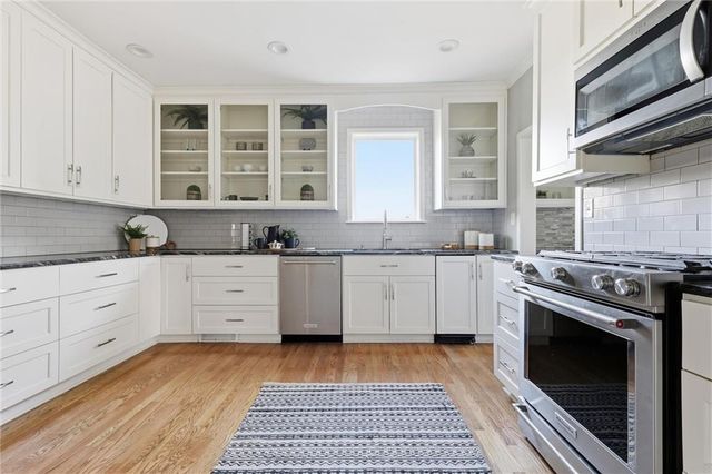 5701 Central Street, Kansas City, MO 64113