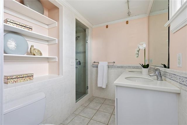 5701 Central Street, Kansas City, MO 64113