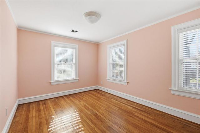 5701 Central Street, Kansas City, MO 64113