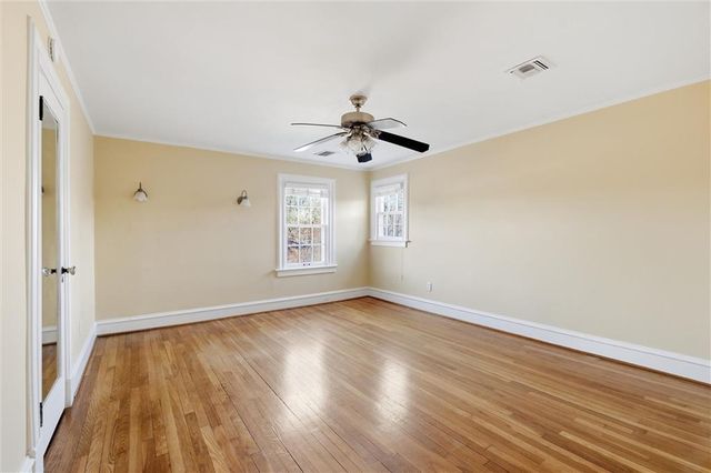 5701 Central Street, Kansas City, MO 64113