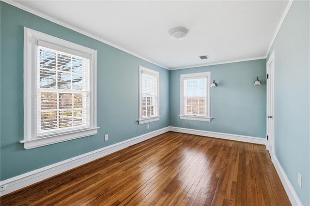 5701 Central Street, Kansas City, MO 64113