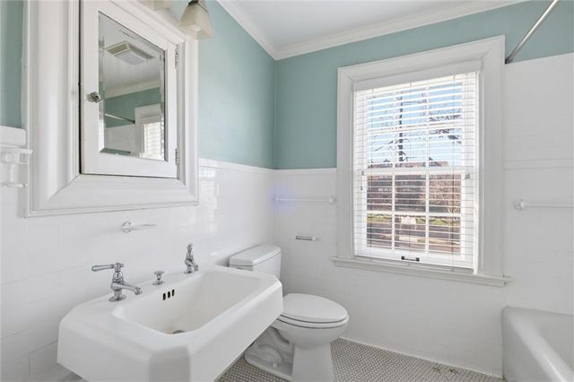 5701 Central Street, Kansas City, MO 64113