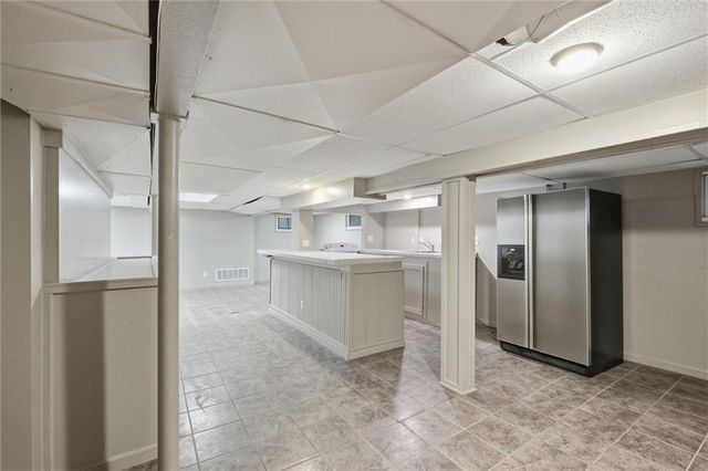 5701 Central Street, Kansas City, MO 64113