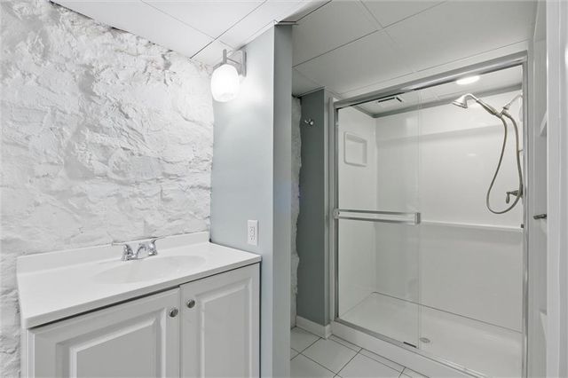 5701 Central Street, Kansas City, MO 64113