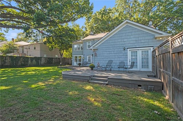 5701 Central Street, Kansas City, MO 64113