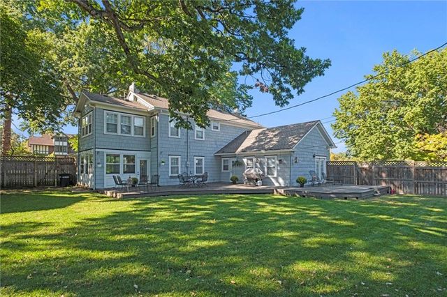 5701 Central Street, Kansas City, MO 64113