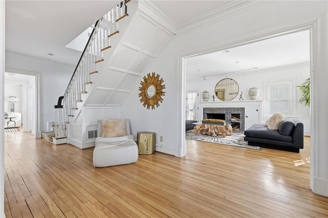 5701 Central Street, Kansas City, MO 64113