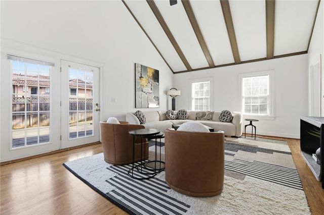 5701 Central Street, Kansas City, MO 64113