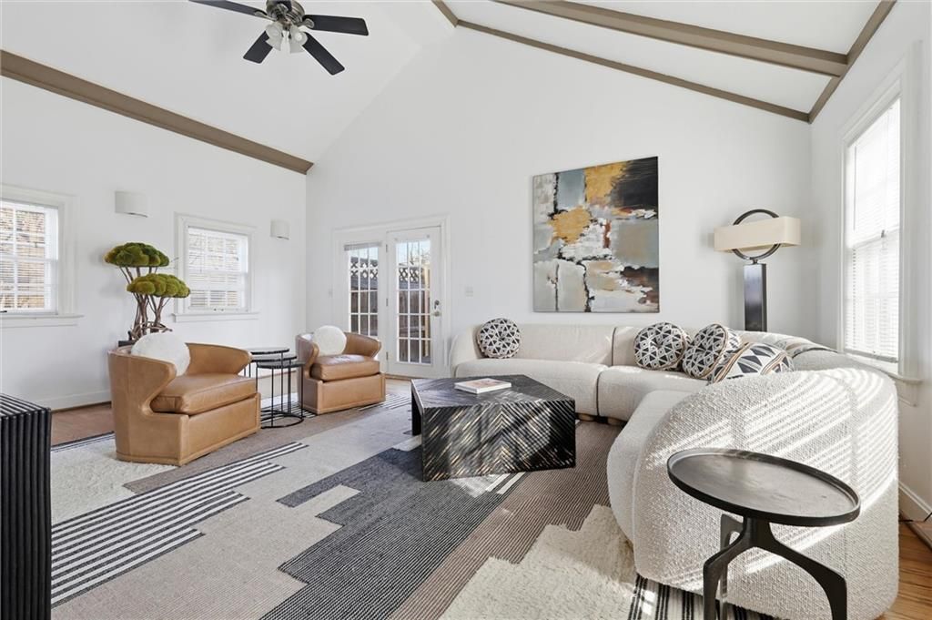 5701 Central Street, Kansas City, MO 64113