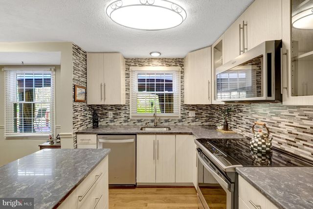 2212 STIRRUP IRON LN, Reston, VA 20191