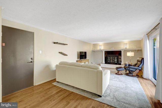2212 STIRRUP IRON LN, Reston, VA 20191