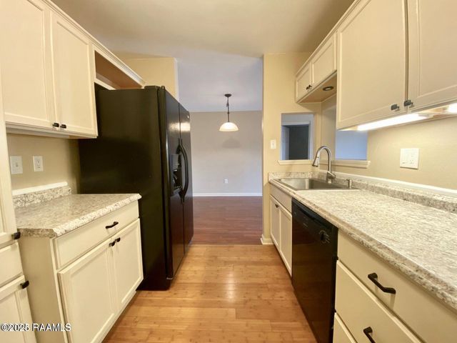 701 S College Road 311, Lafayette, LA 70503