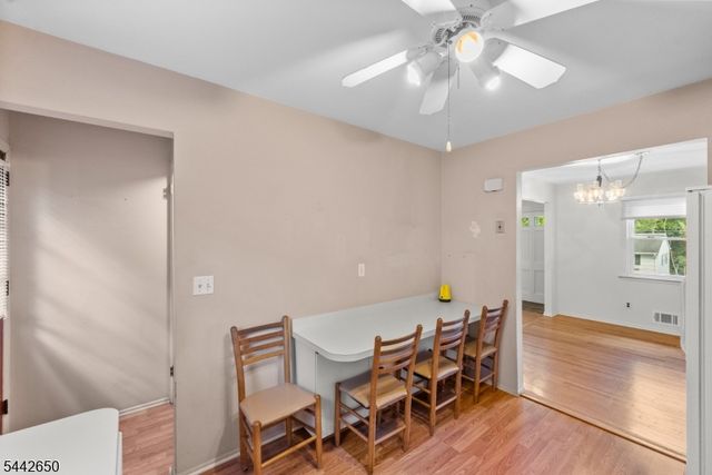 33 Walter Dr, Bloomingdale Boro, NJ 07403
