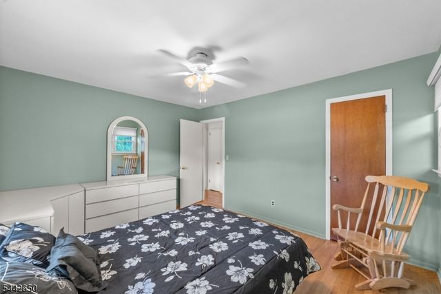 33 Walter Dr, Bloomingdale Boro, NJ 07403