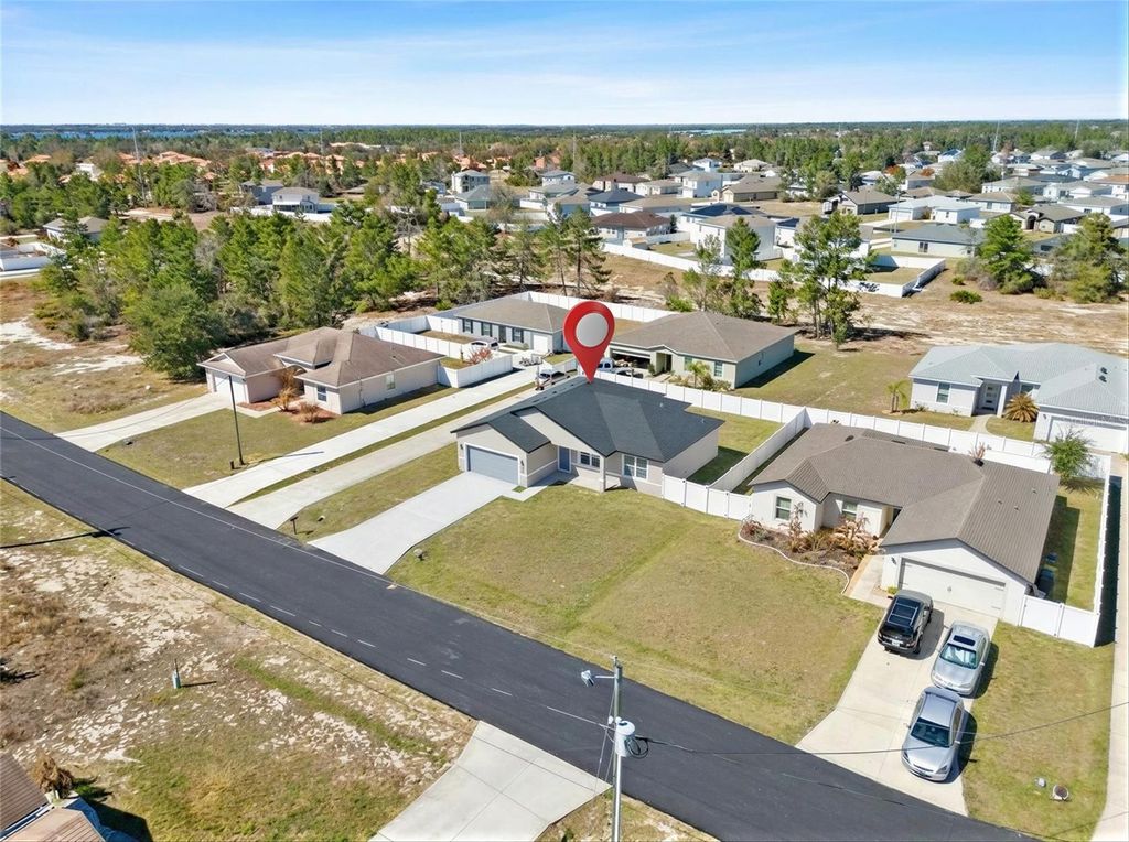 Image 4 of property listing at 309 ELDERBERRY COURT, Poinciana, FL 34759