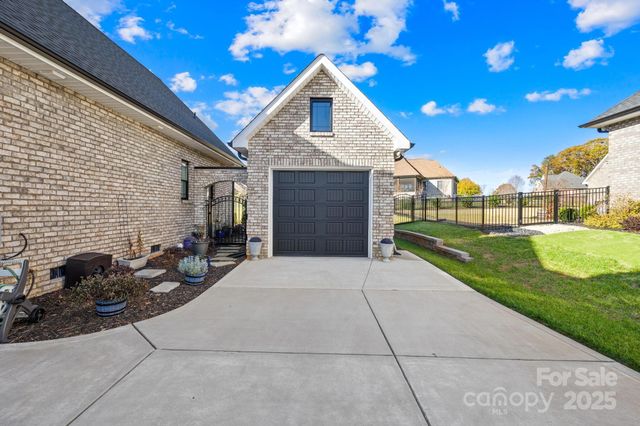 2983 Tavistock Lane, Lincolnton, NC 28092