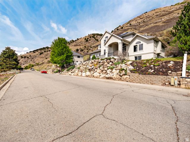 4282 N MILE HIGH DR, Provo, UT 84604