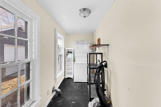 2202 Pershing Boulevard, Clinton, IA 52732