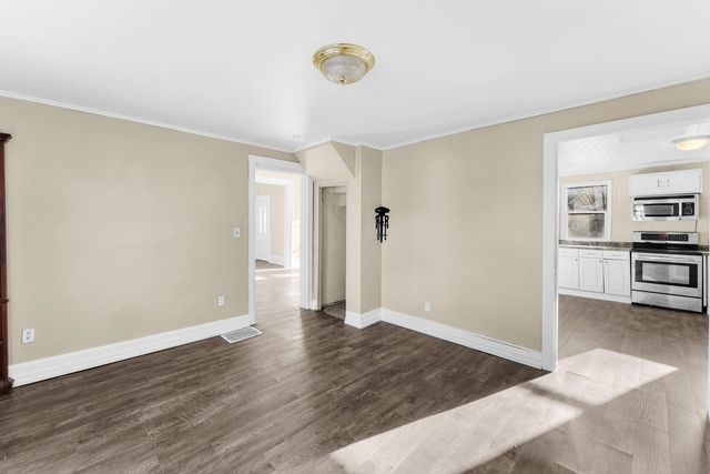 2202 Pershing Boulevard, Clinton, IA 52732