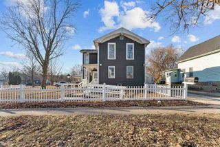 2202 Pershing Boulevard, Clinton, IA 52732