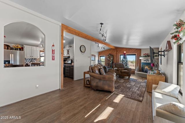 52218 N FOREPAUGH PEAK Road, Wickenburg, AZ 85390