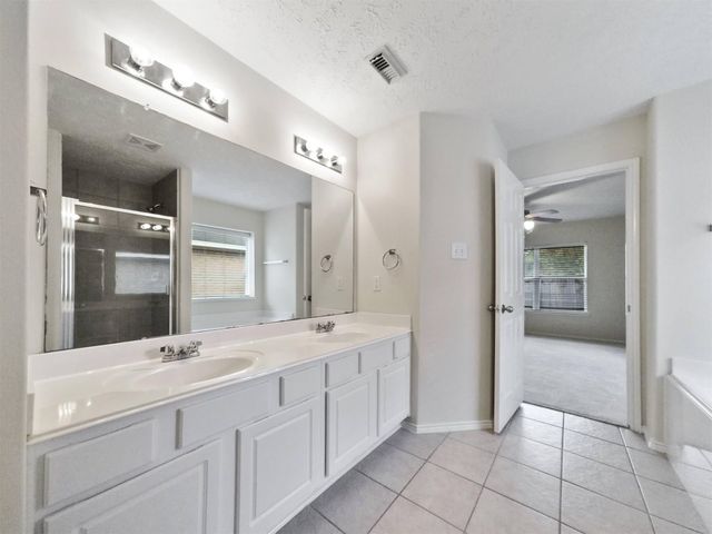 427 Northvalley Drive, Houston, TX 77073