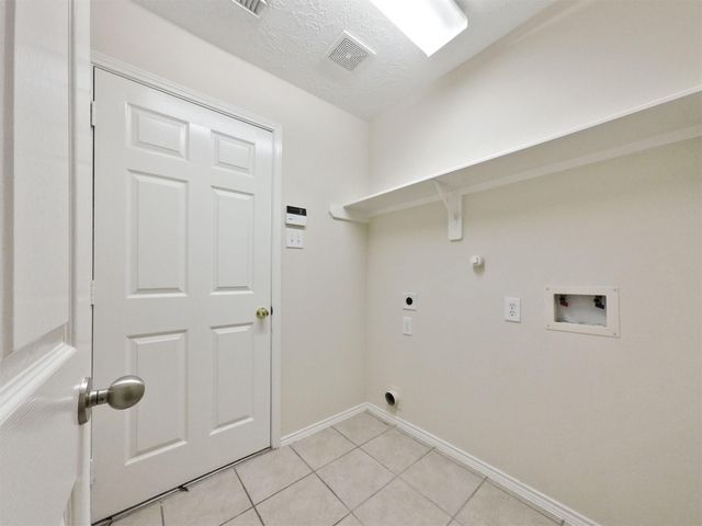 427 Northvalley Drive, Houston, TX 77073