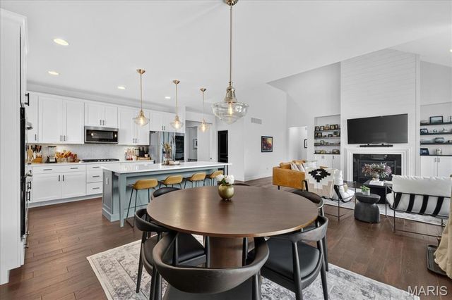 16955 Pine Summit Drive, Chesterfield, MO 63005
