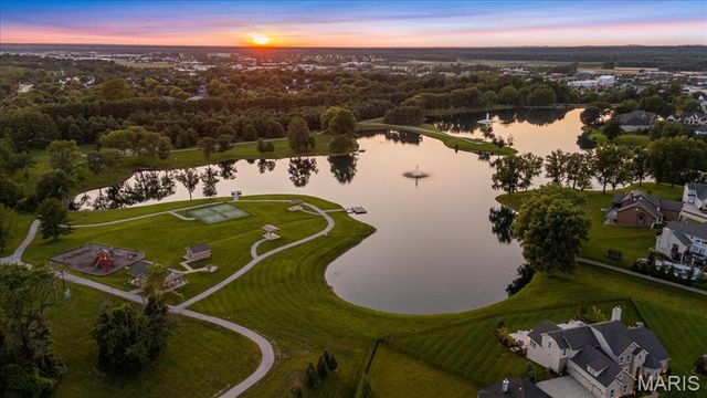 16955 Pine Summit Drive, Chesterfield, MO 63005