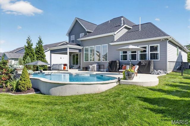 16955 Pine Summit Drive, Chesterfield, MO 63005