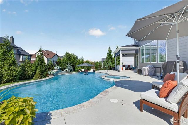 16955 Pine Summit Drive, Chesterfield, MO 63005