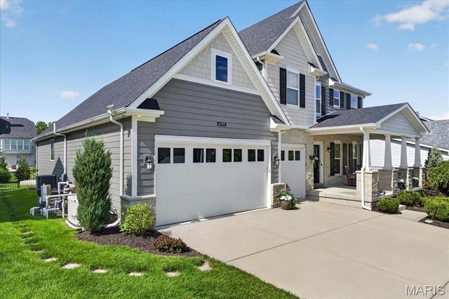 16955 Pine Summit Drive, Chesterfield, MO 63005