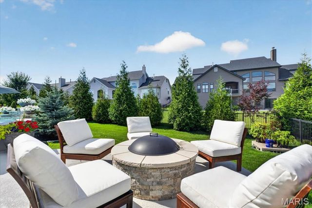 16955 Pine Summit Drive, Chesterfield, MO 63005
