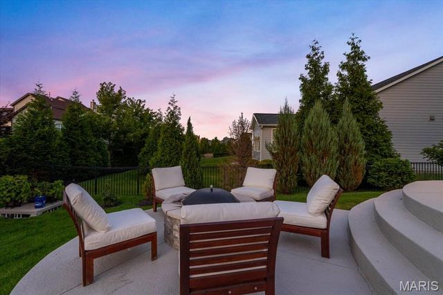 16955 Pine Summit Drive, Chesterfield, MO 63005