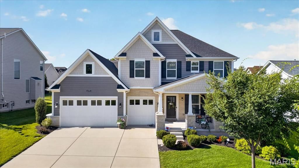 16955 Pine Summit Drive, Chesterfield, MO 63005