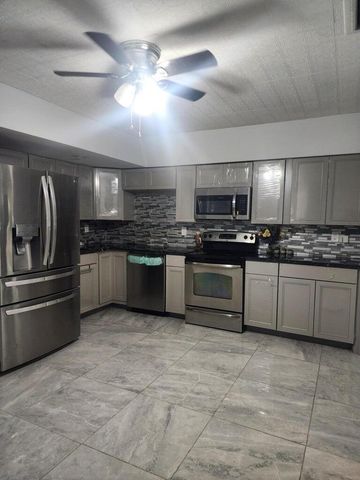 Xx81 SW 16th Street, Fort Lauderdale, FL 33312