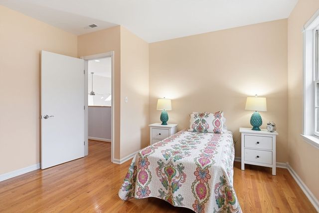 20 Raymond Cir, Westfield, MA 01085