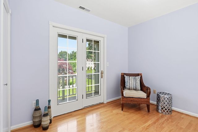 20 Raymond Cir, Westfield, MA 01085